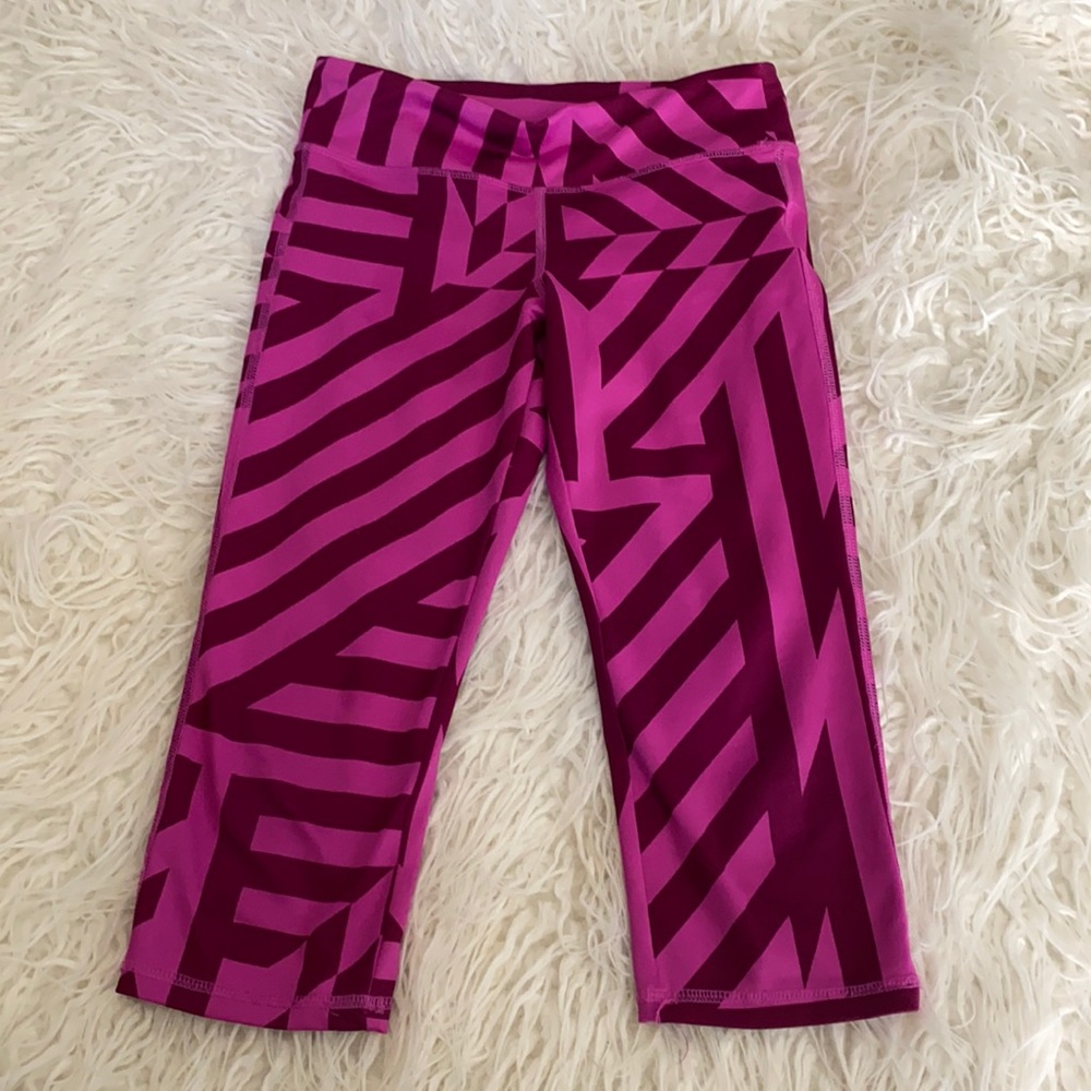 Girls Old Navy pink/maroon crop leggings size 8